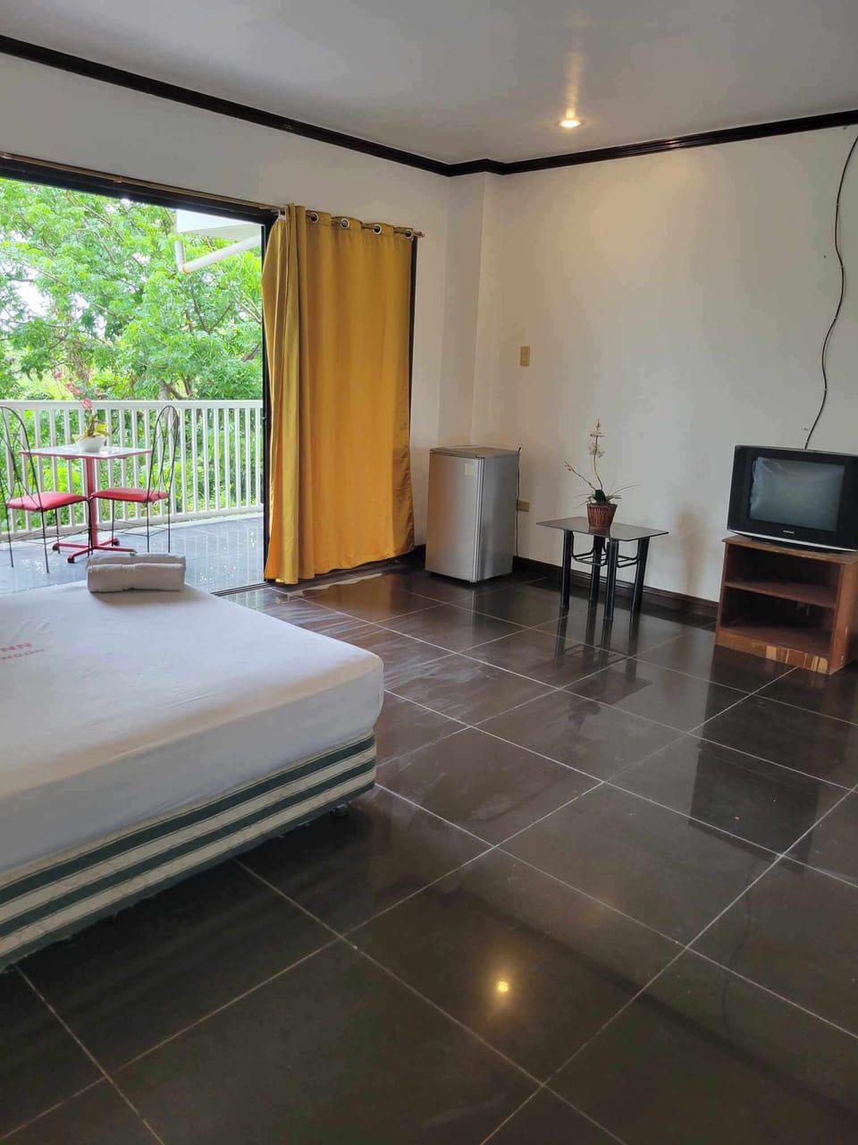 Basic Room | 1 bedroom, bed sheets