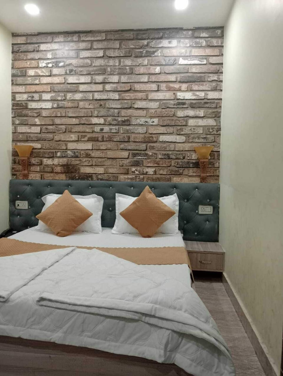 Standard Room, Garden View | 1 bedroom, in-room safe, desk, laptop workspace