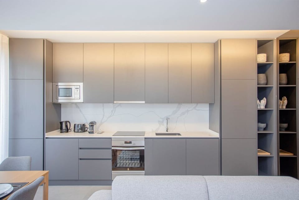 House | 4 bedrooms, desk, iron/ironing board, Internet