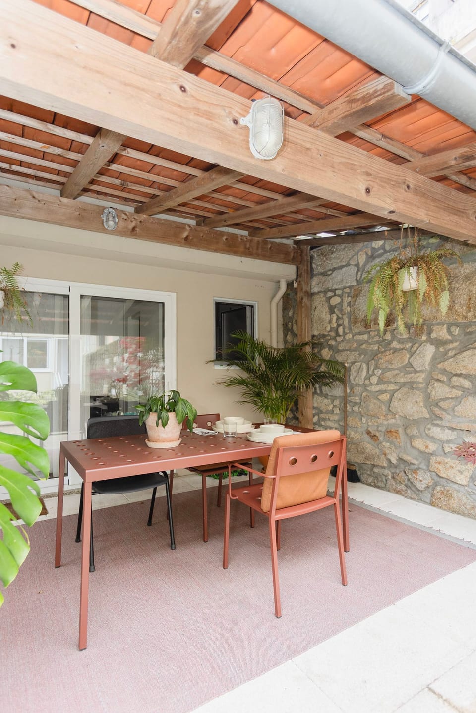 House | 2 bedrooms, desk, high-speed internet