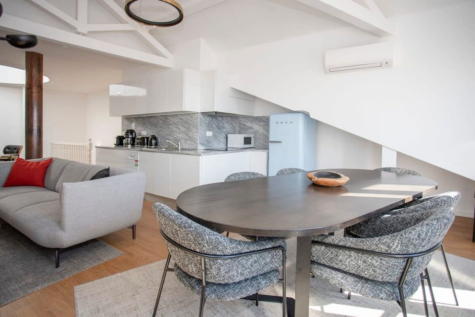 House | 4 bedrooms, iron/ironing board, Internet