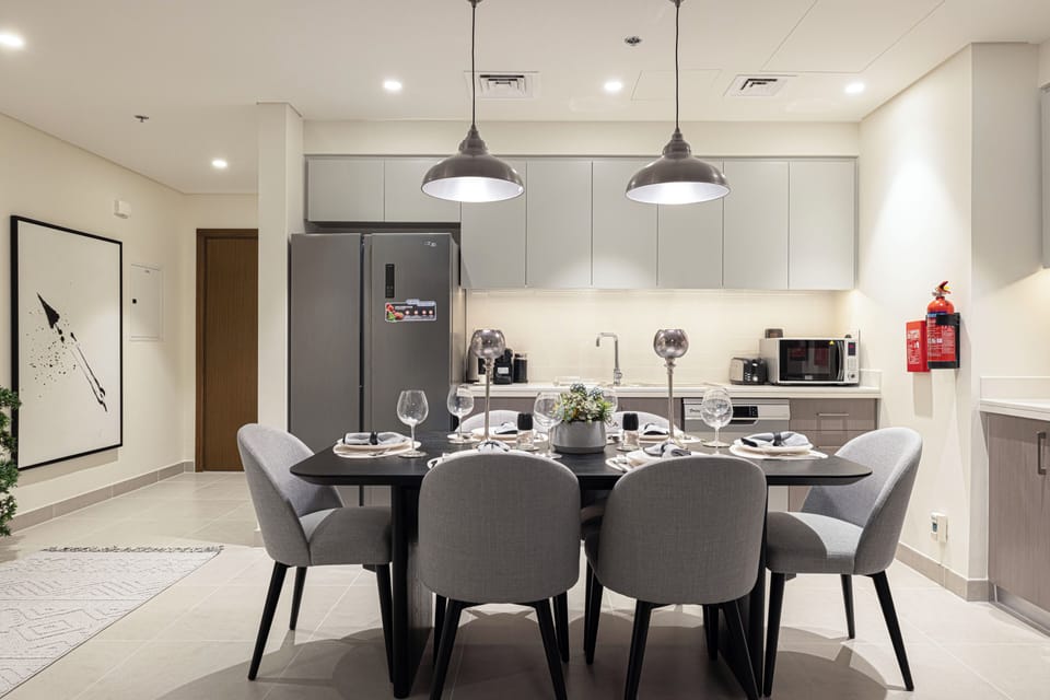 Luxury Apartment | Private kitchen | Full-size fridge, microwave, oven, stovetop