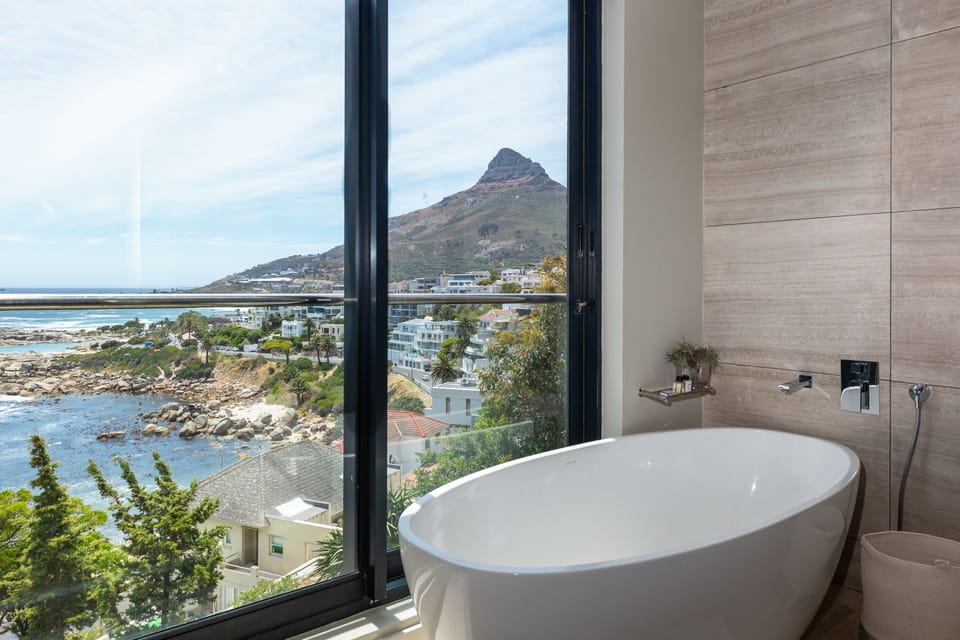 Executive Suite, Sea View | Egyptian cotton sheets, premium bedding, minibar, in-room safe