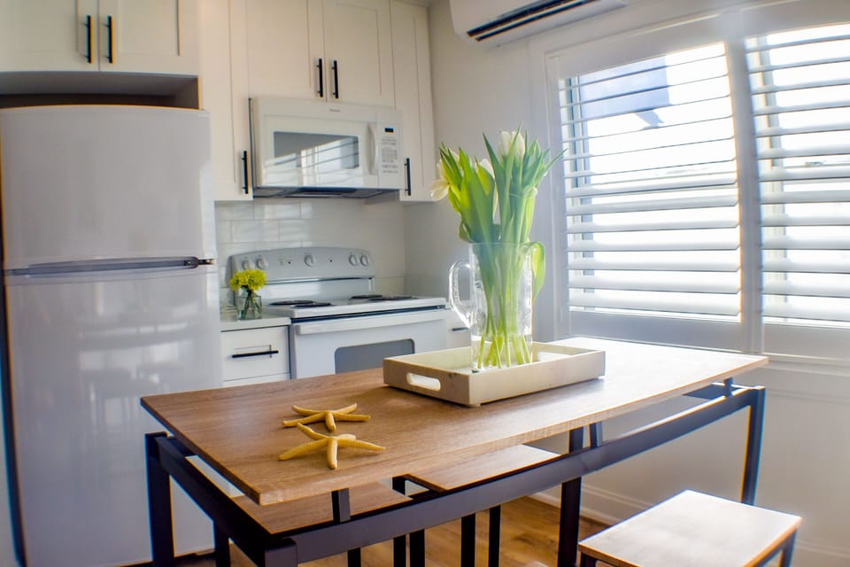 Premium bedding, iron/ironing board, free WiFi, bed sheets