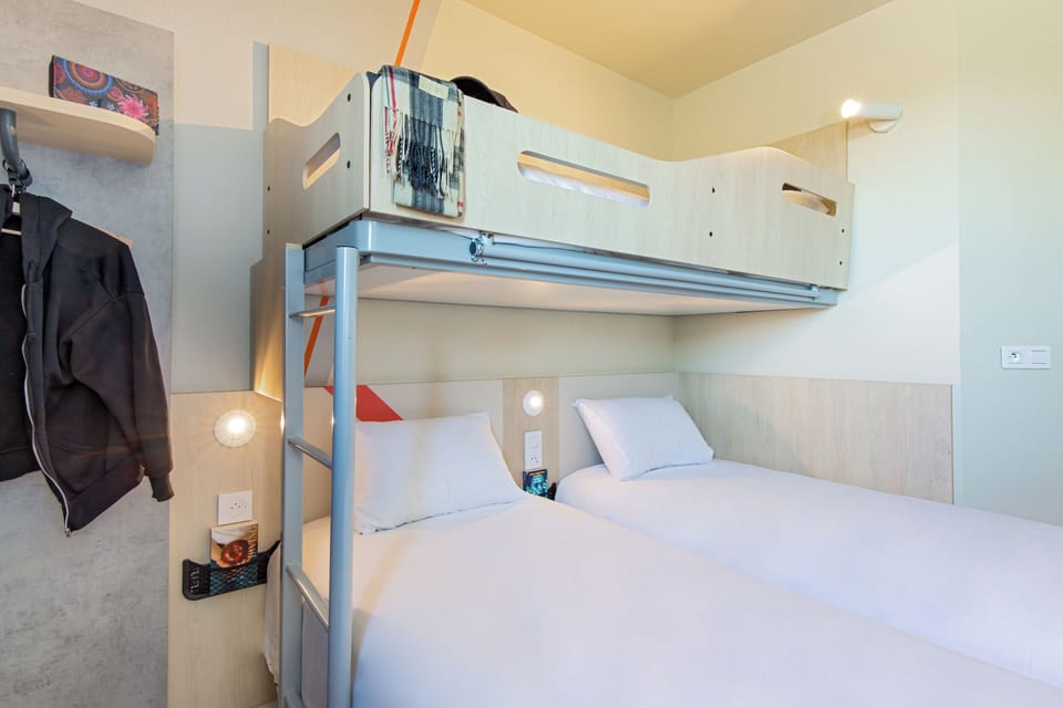 Standard Room, 3 Twin Beds | Premium bedding, desk, soundproofing, free cribs/infant beds