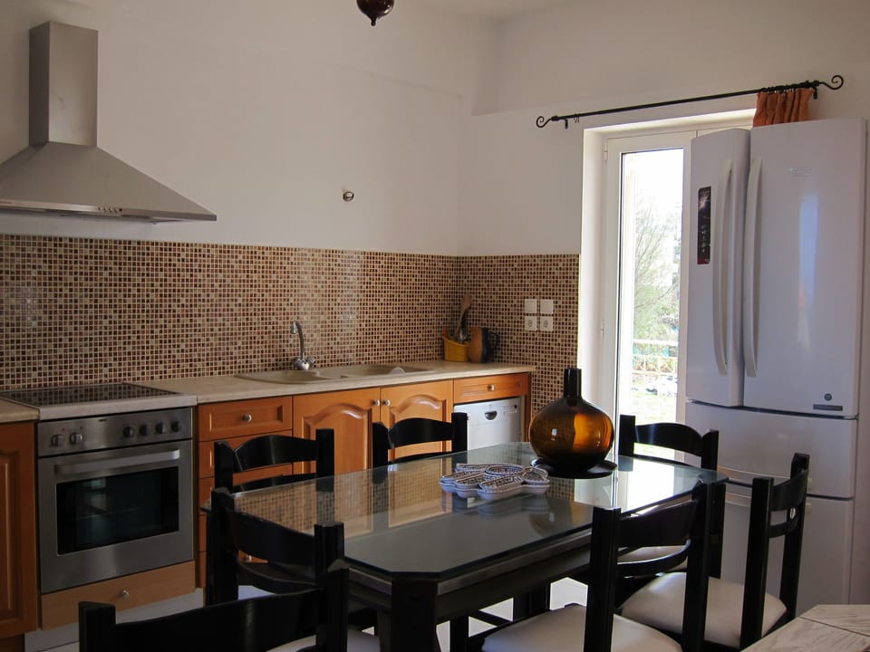 House, 3 Bedrooms | In-room dining