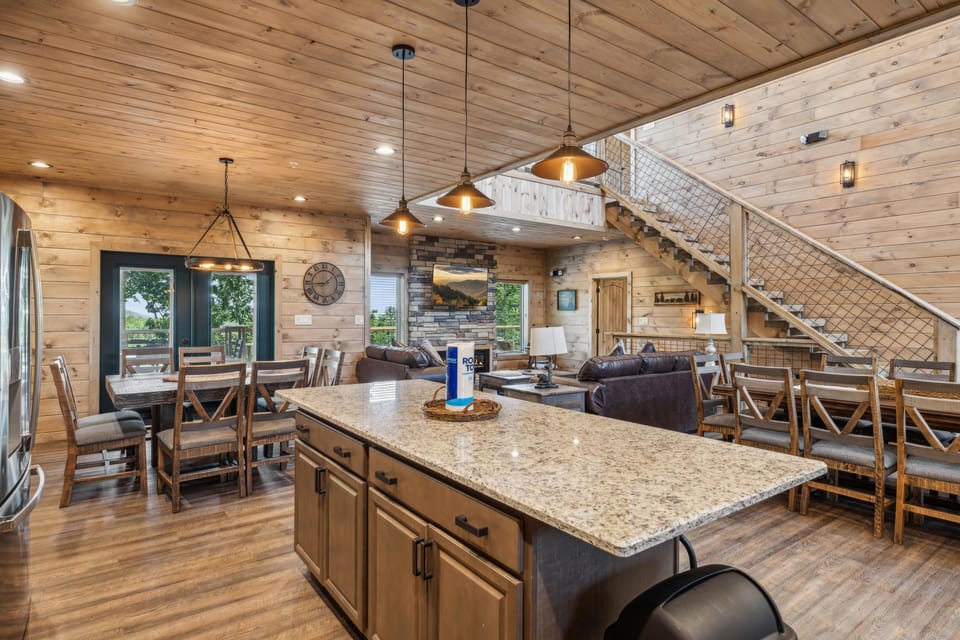 Cabin, 5 Bedrooms | Private kitchen | Coffee/tea maker, fridge, oven, toaster