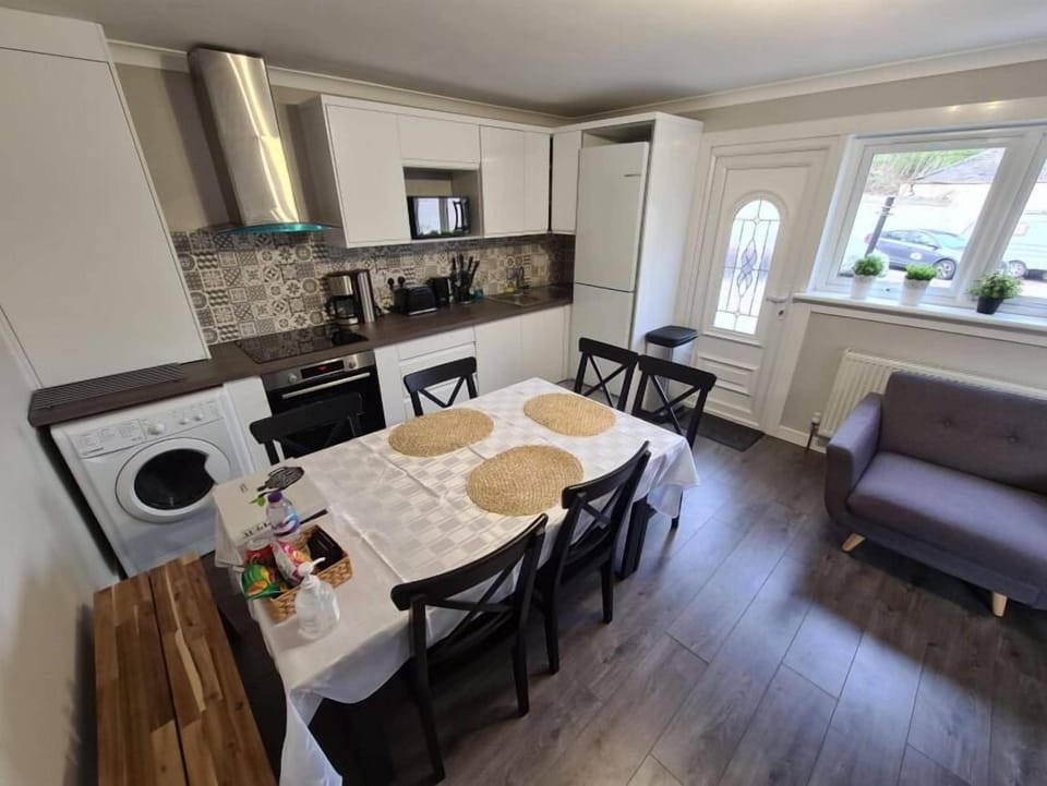 Family House, 3 Bedrooms, Kitchen, City View | 3 bedrooms, desk, laptop workspace, blackout drapes