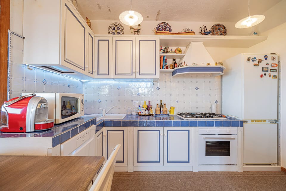 Apartment, 2 Bedrooms | Private kitchen | Full-size fridge, microwave, oven, stovetop