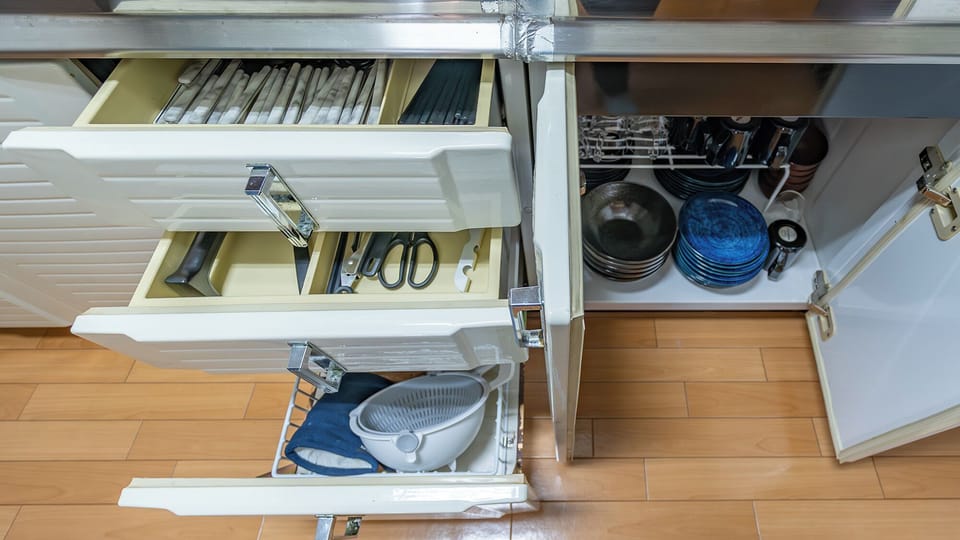 Basic House, Non Smoking, Kitchenette | Private kitchen | Full-size fridge, microwave, stovetop, electric kettle