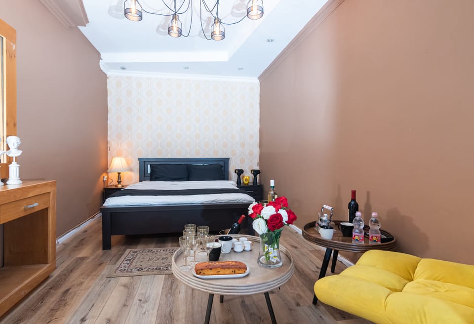 Classic Suite, City View | Bathroom | Free toiletries, hair dryer