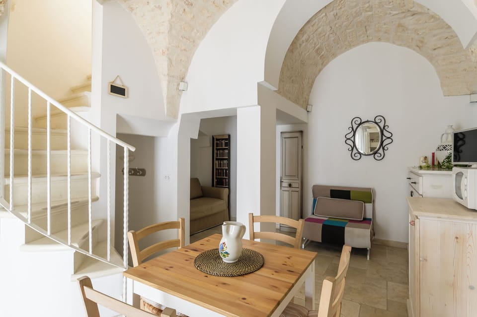 Apartment, Sea View | In-room dining