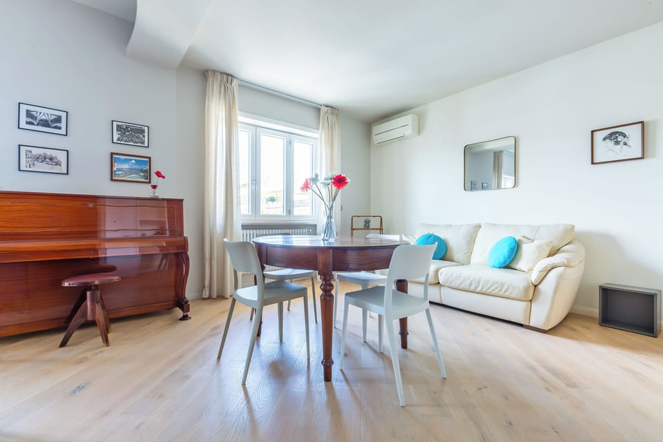 Apartment | Living area | 35-cm flat-screen TV with digital channels