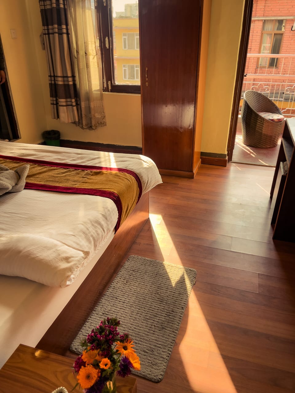 Executive Room, 1 King Bed, Balcony | Desk, free WiFi, bed sheets