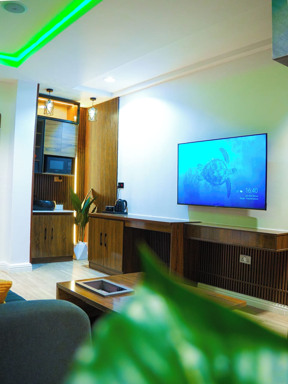 Executive Apartment | Private kitchen | Fridge, microwave, oven, dishwasher