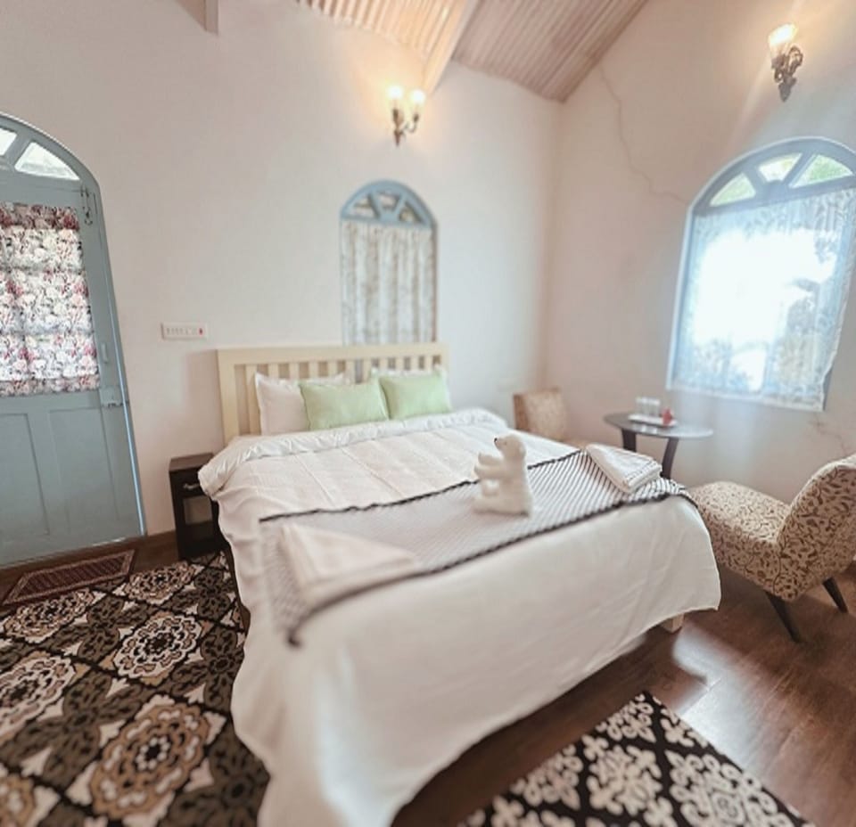 Premium bedding, desk, free WiFi, bed sheets