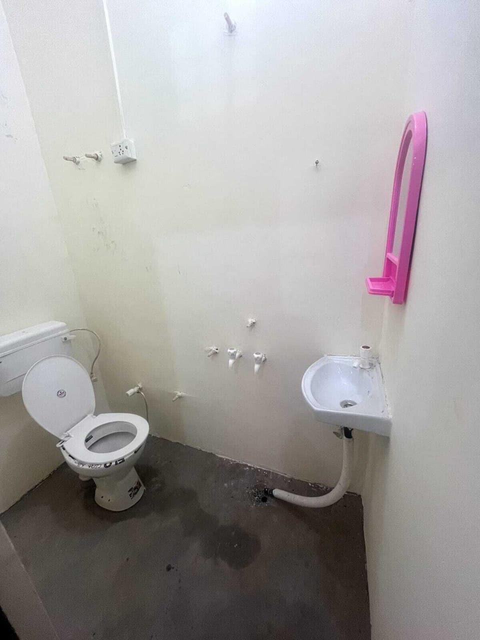 Standard Double Room | Bathroom
