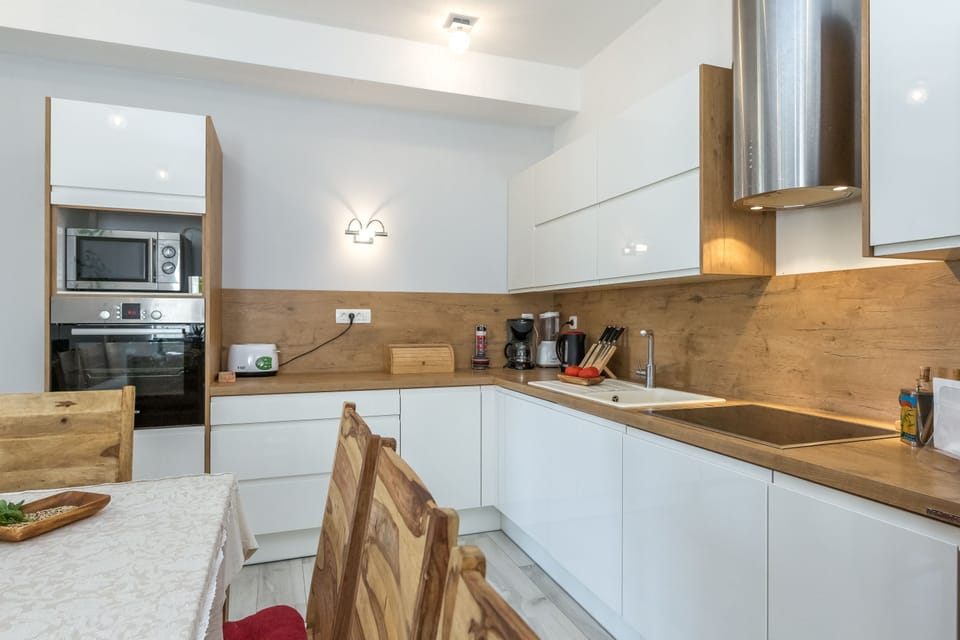 Villa, 1 Bedroom | Private kitchen | Full-size fridge, microwave, oven, stovetop