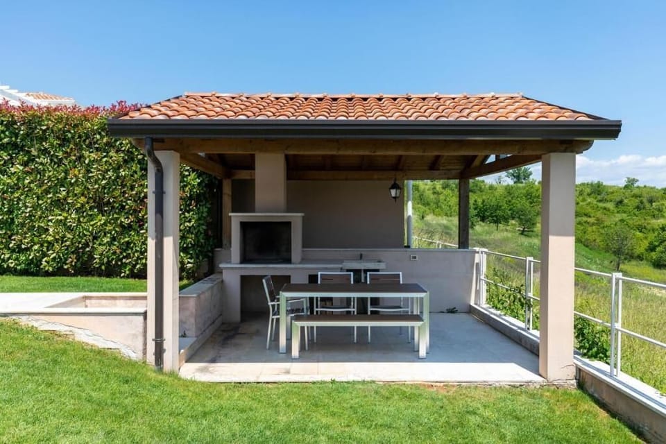 Villa, 4 Bedrooms | Terrace/patio