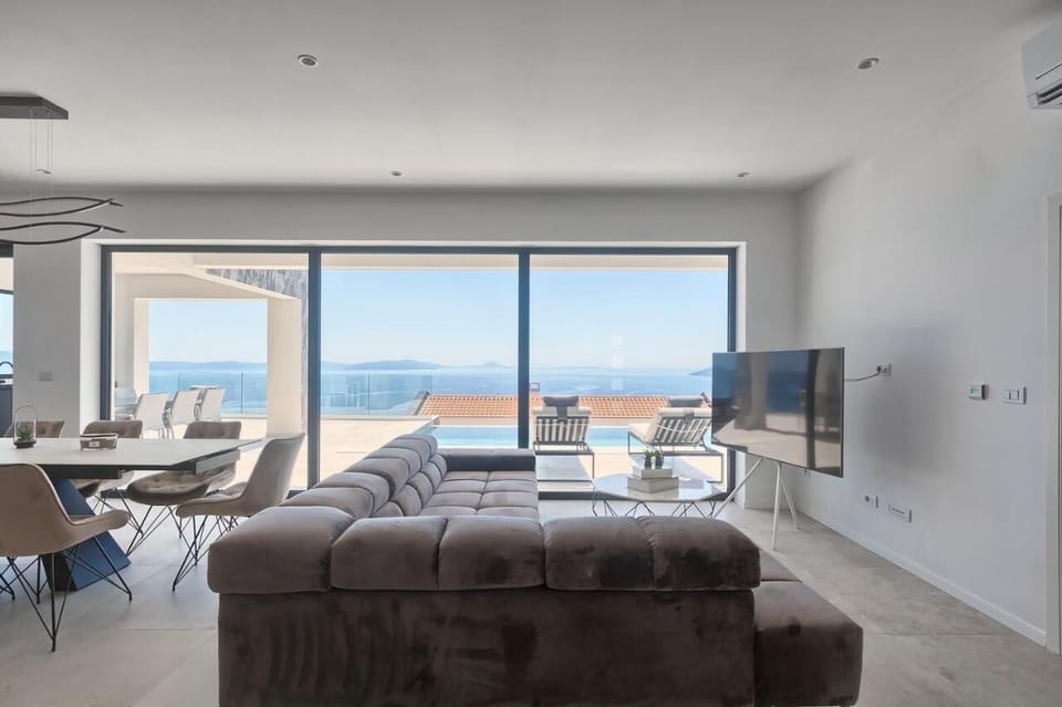 Villa, 4 Bedrooms | Living area