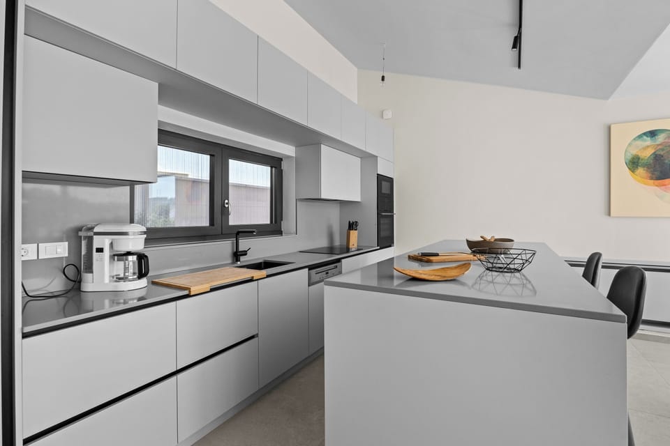 Villa, 4 Bedrooms | Private kitchen | Full-size fridge, microwave, oven, stovetop