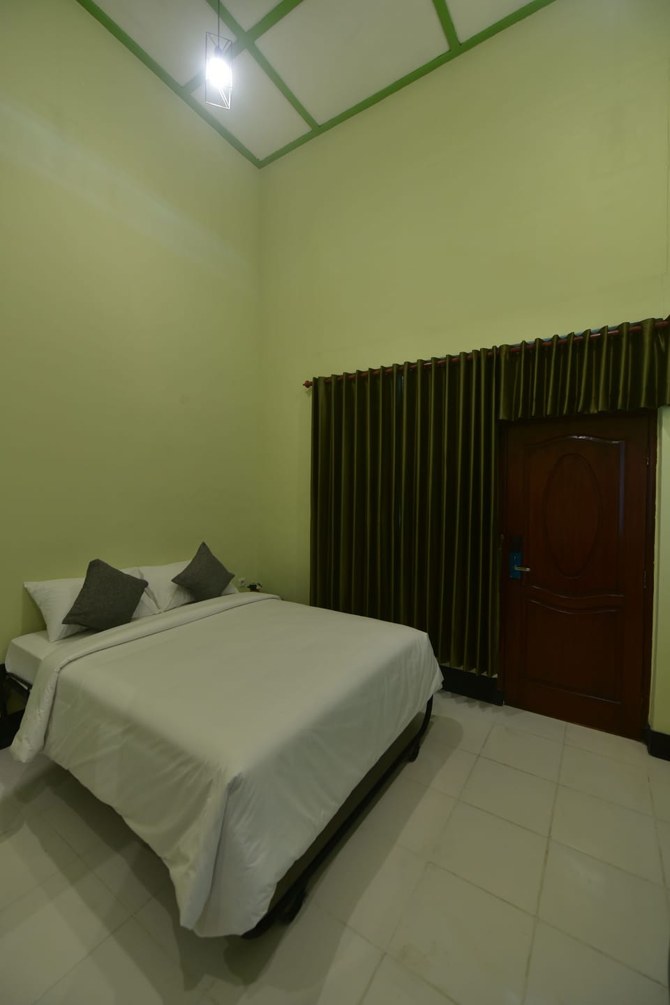 Superior Single Room, 1 Large Twin Bed | Desk, laptop workspace, soundproofing, free WiFi