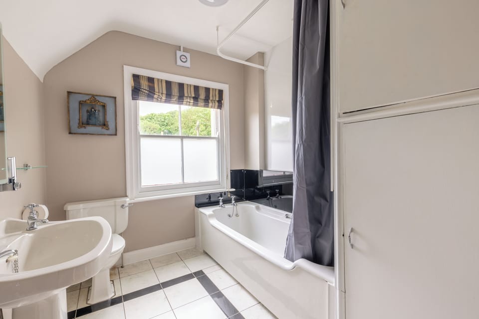 Traditional House | Bathroom | Towels