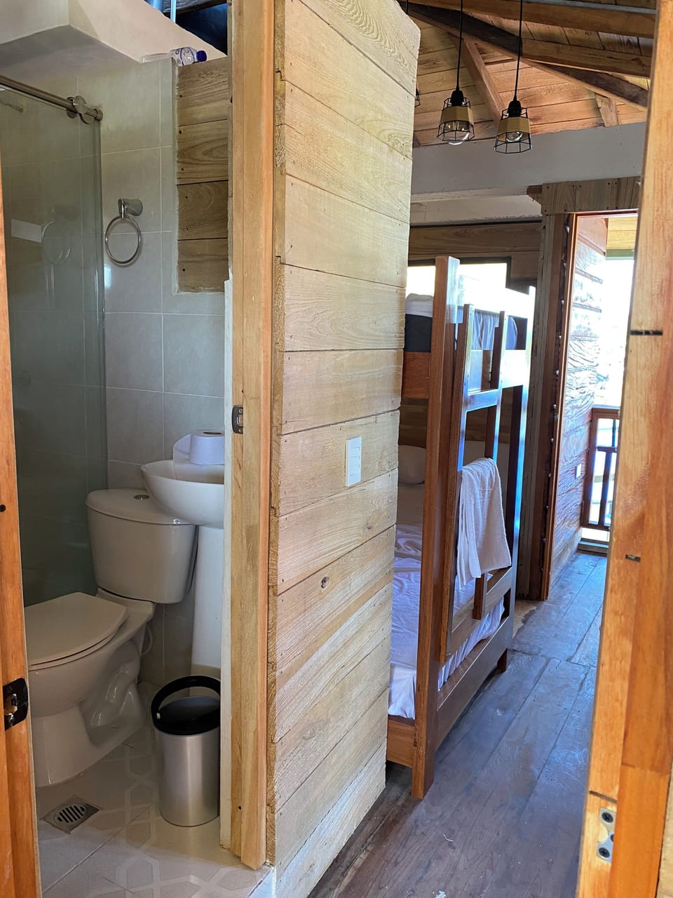 Comfort Triple Room, Beach View | Soundproofing, bed sheets