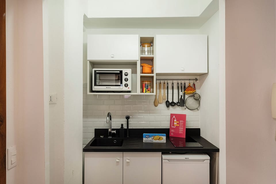 Apartment, Balcony, Courtyard View | Private kitchen | Fridge, oven, stovetop, coffee/tea maker