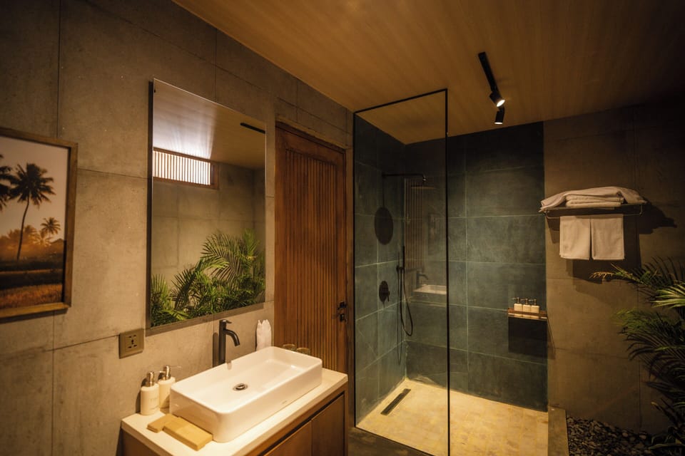 Deluxe Double or Twin Room, Balcony, Pool View | Bathroom | Free toiletries, hair dryer, slippers, towels