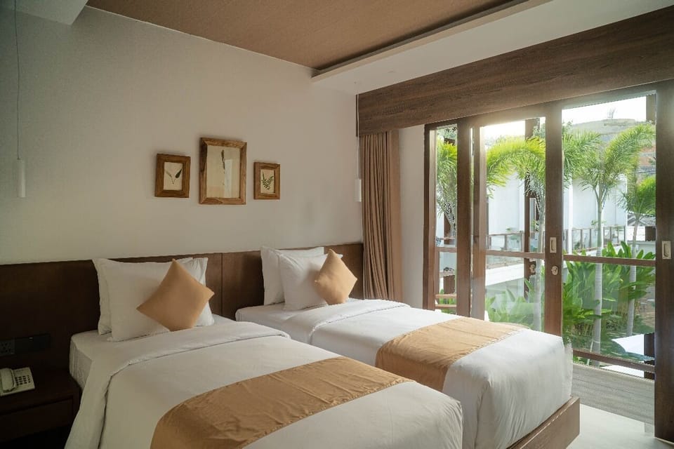 Superior Double or Twin Room, Balcony | In-room safe, laptop workspace, blackout drapes, soundproofing
