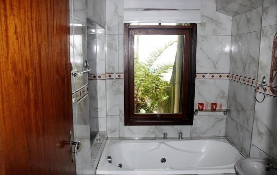 Deluxe Double Room, Sea View | Free WiFi, bed sheets