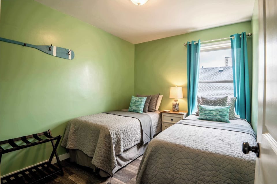 Condo, Multiple Beds, Balcony, Partial Ocean View (SandShells Retreat) | 2 bedrooms, individually decorated, individually furnished, bed sheets