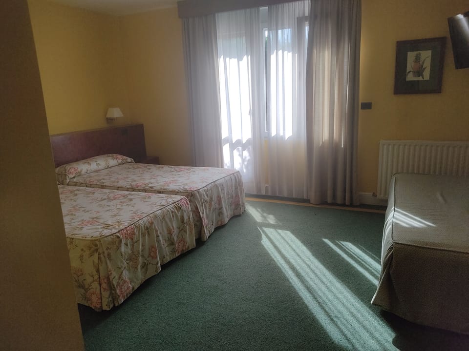 Economy Room