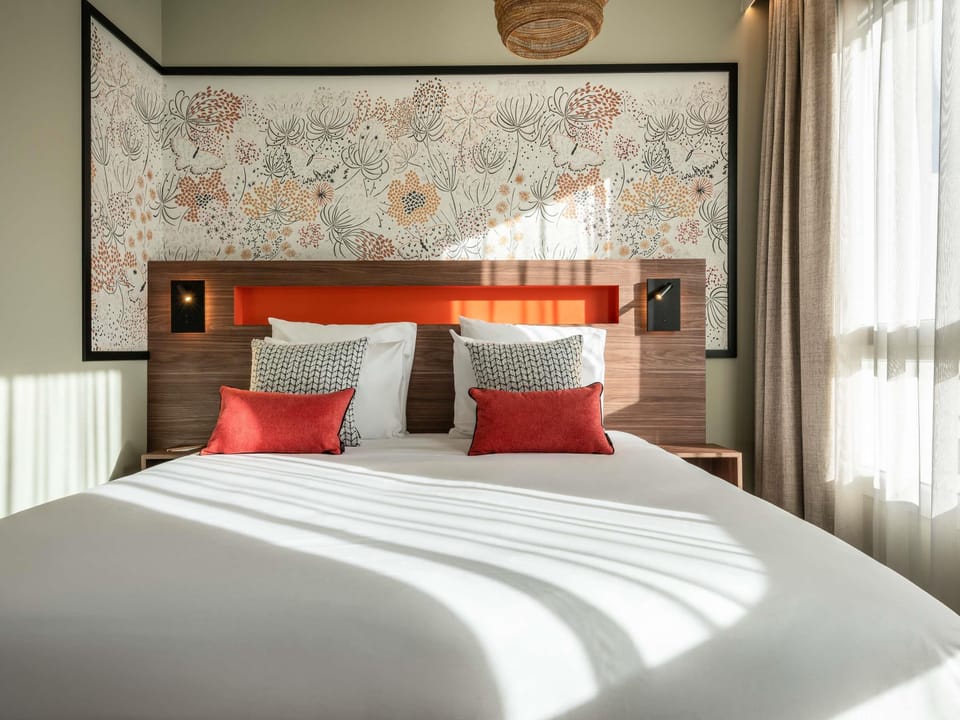 Superior Room, 1 Double Bed | In-room safe, laptop workspace, blackout drapes, soundproofing