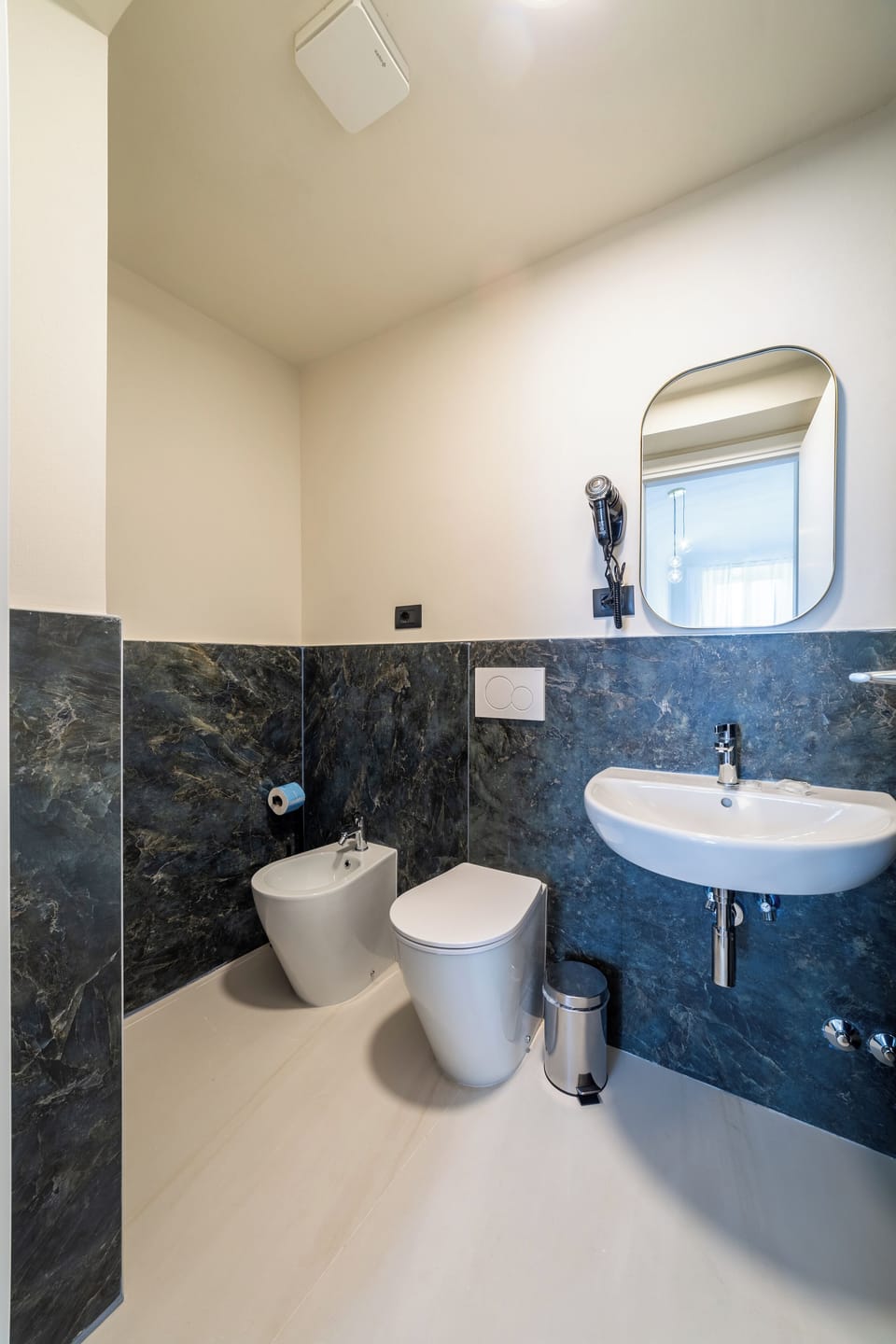 Deluxe Quadruple Room | Free WiFi