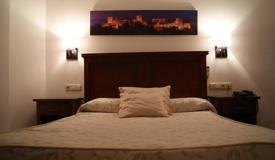 Premium bedding, Tempur-Pedic beds, desk, WiFi (free)