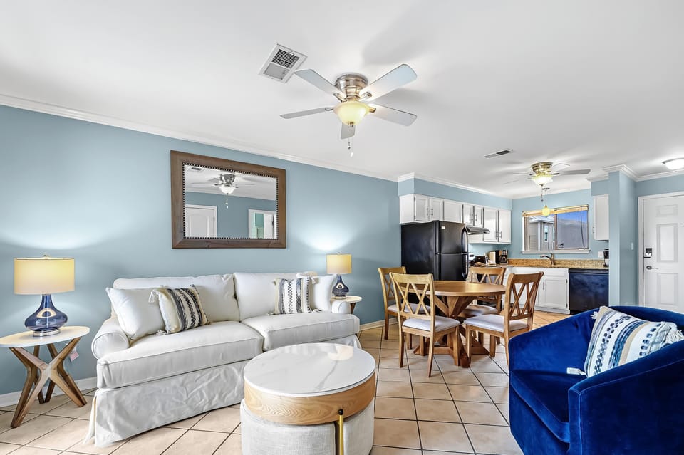 Condo, Multiple Beds (Las Palmas 225) | Living area
