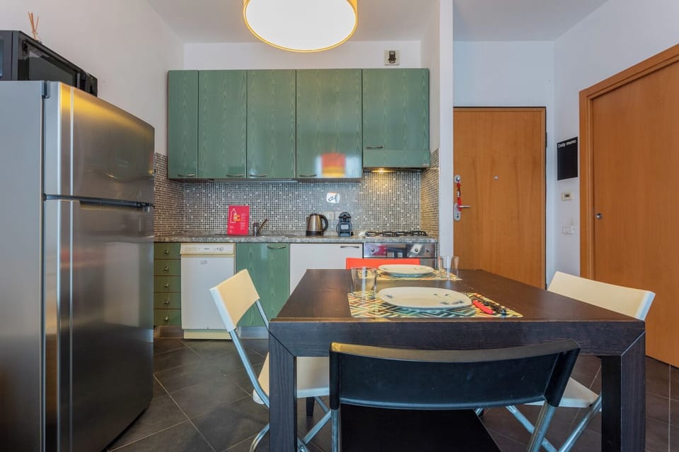 Apartment, Balcony | Private kitchen | Fridge, microwave, oven, stovetop