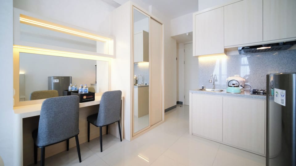 Deluxe Studio | Living area