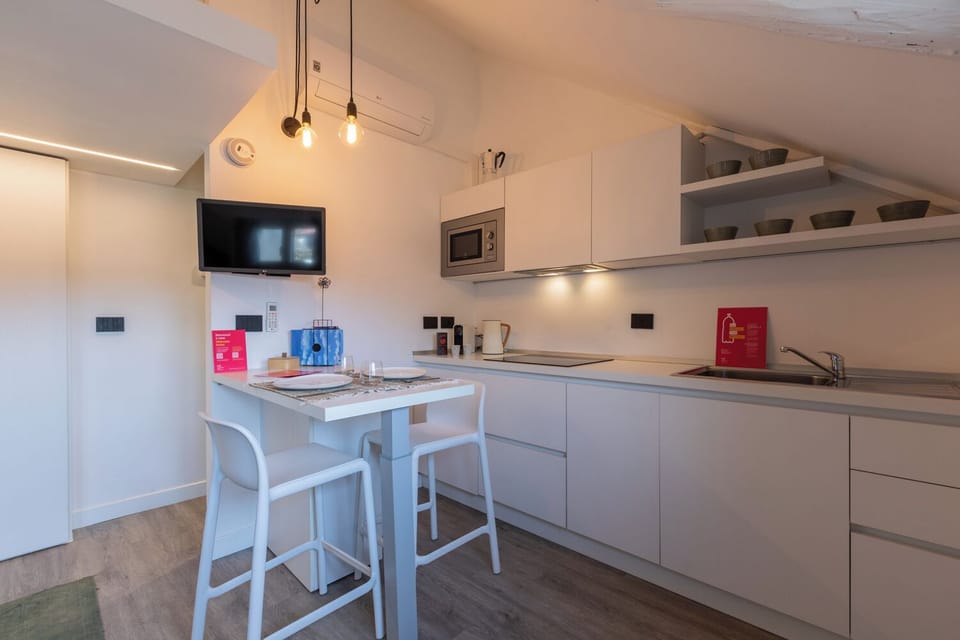 City Studio | Private kitchen | Espresso maker, electric kettle, toaster
