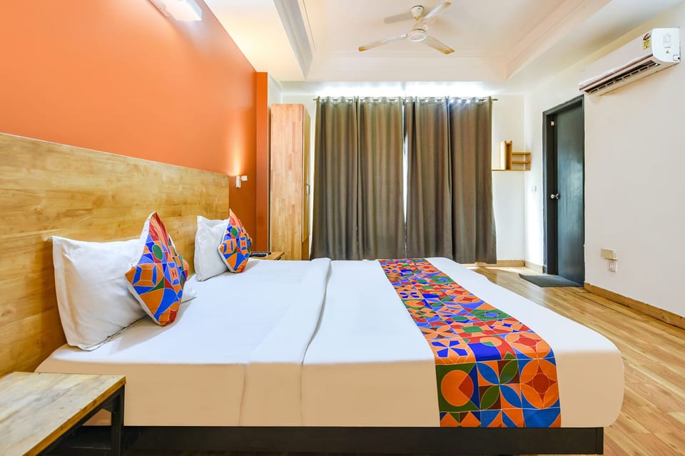 Egyptian cotton sheets, premium bedding, in-room safe, free WiFi