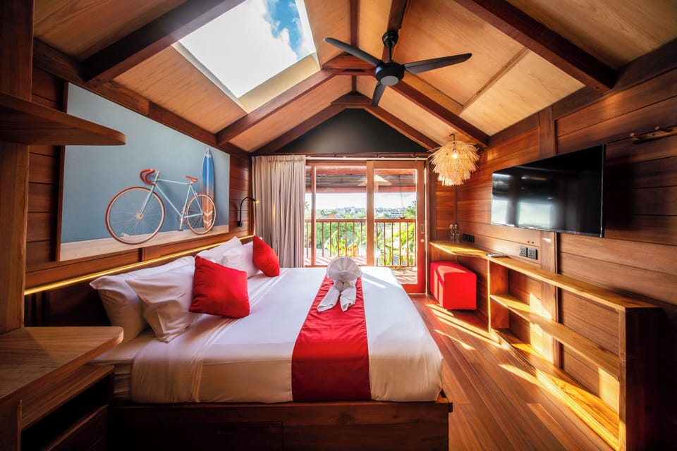 Signature Room, 1 King Bed, Balcony, Sea View | View from room