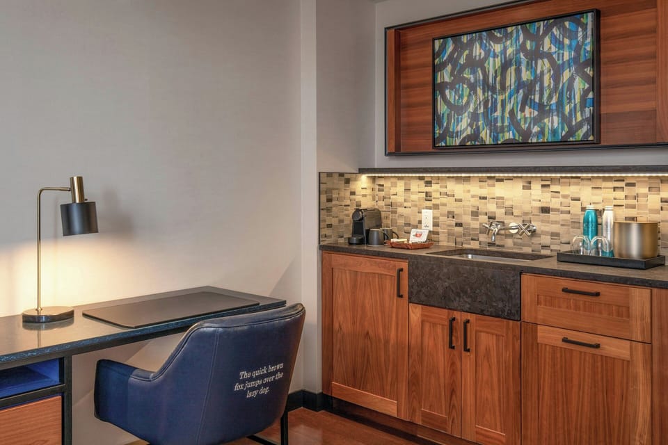 Premium Room, 1 King Bed with Sofa bed, Balcony | Bar (on property) | 2 bars/lounges