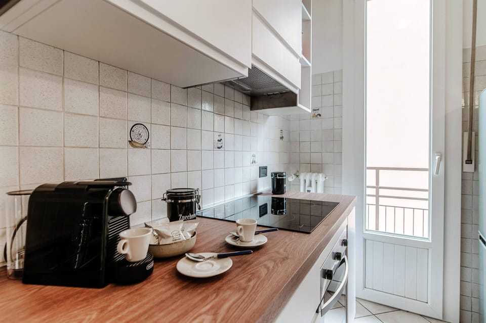 Apartment, Balcony | Private kitchen | Full-size fridge, microwave, oven, stovetop
