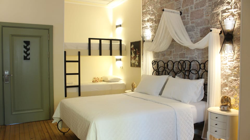 Standard Quadruple Room | Free WiFi, bed sheets