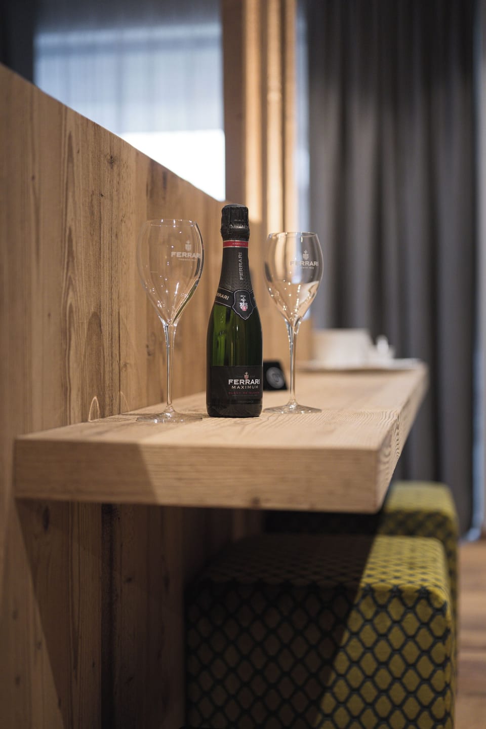 Luxury Studio Suite, Mountain View | Premium bedding, down comforters, memory foam beds, minibar