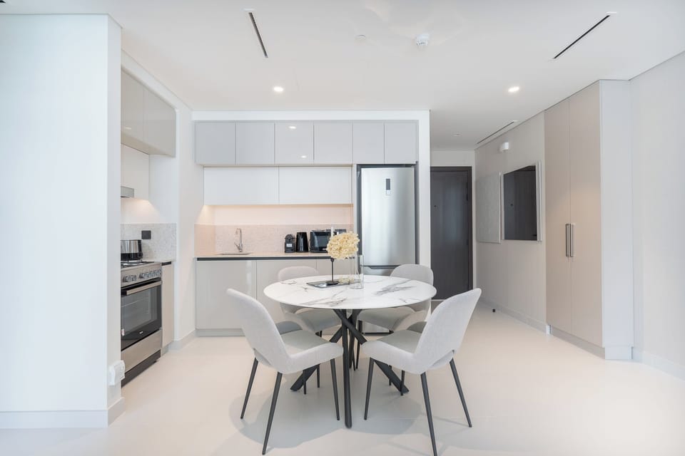 Luxury Apartment, Balcony, Sea View | Dining room