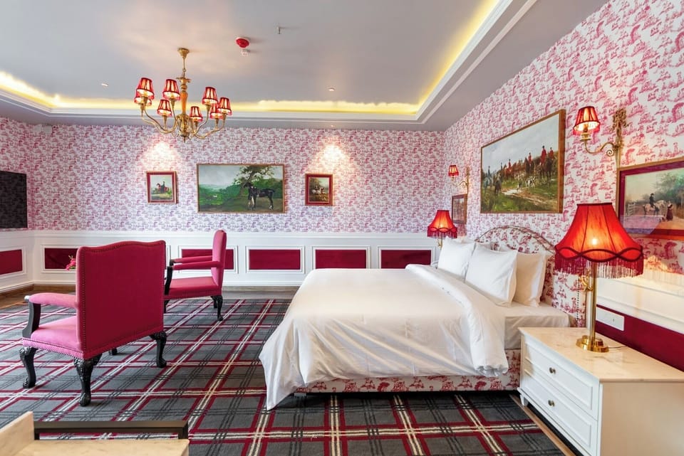 Luxury Room | Egyptian cotton sheets, premium bedding, down comforters