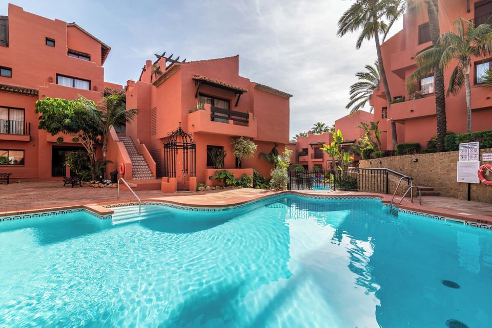 Apartment | Pool | Outdoor pool